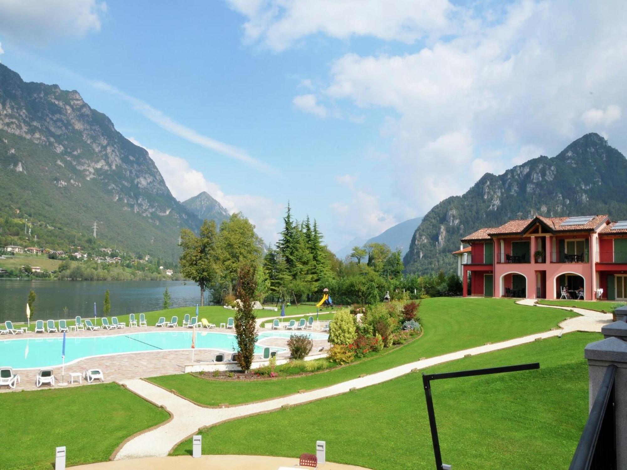 Spacious Apartment In Idro With Shared Pool Crone 外观 照片