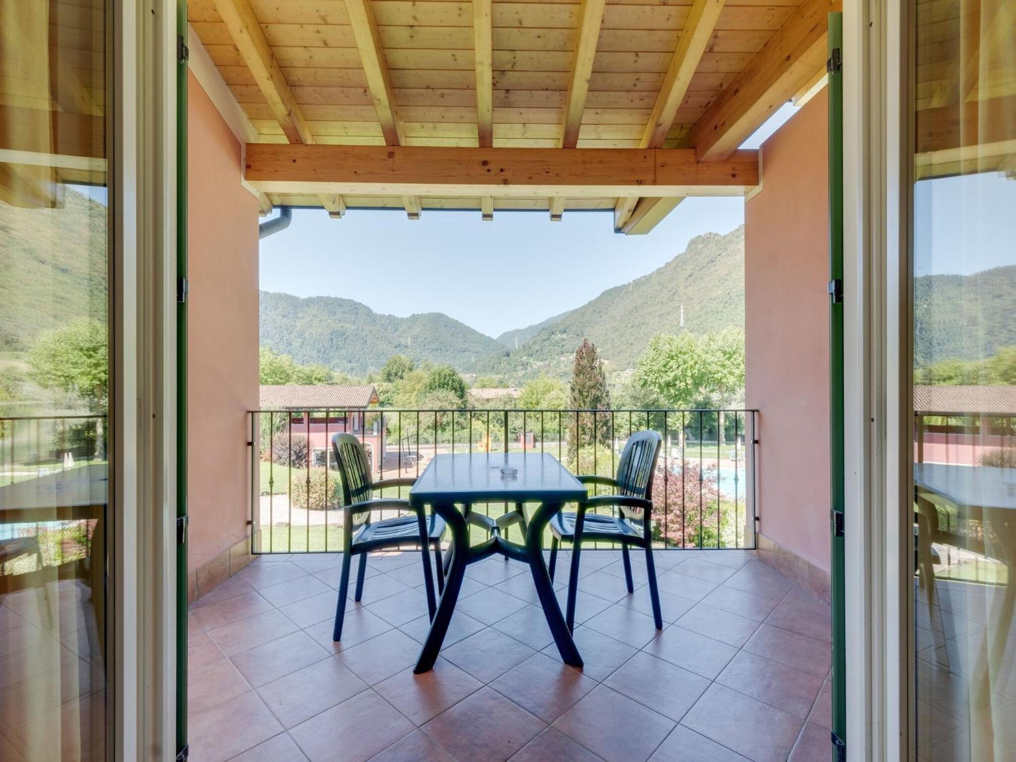 Spacious Apartment In Idro With Shared Pool Crone 外观 照片