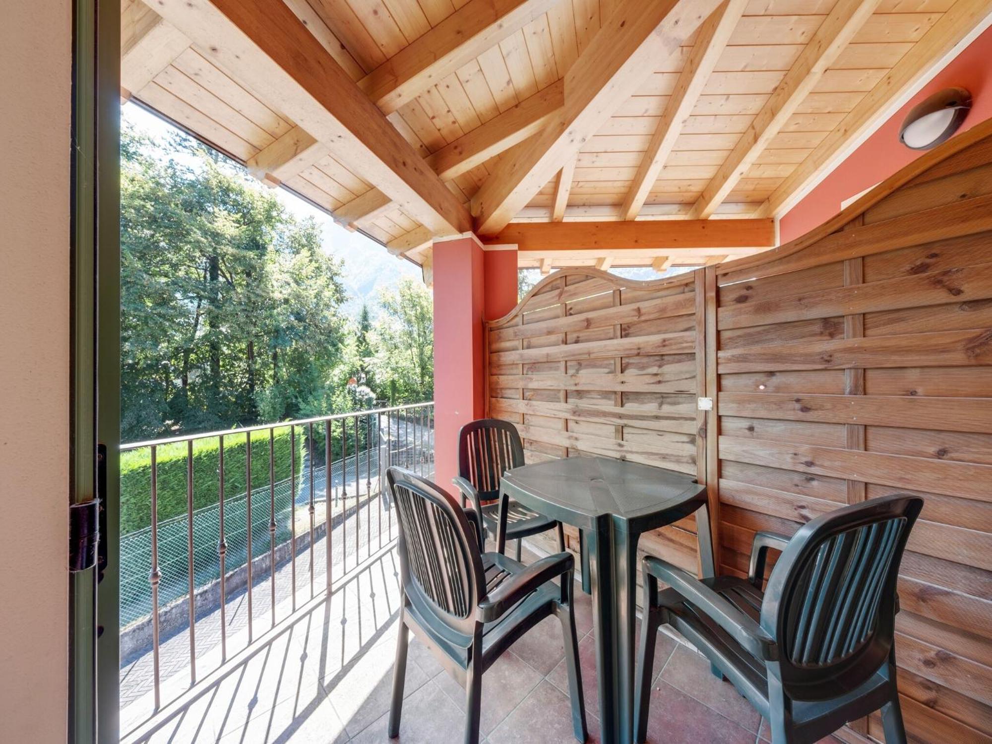 Spacious Apartment In Idro With Shared Pool Crone 外观 照片